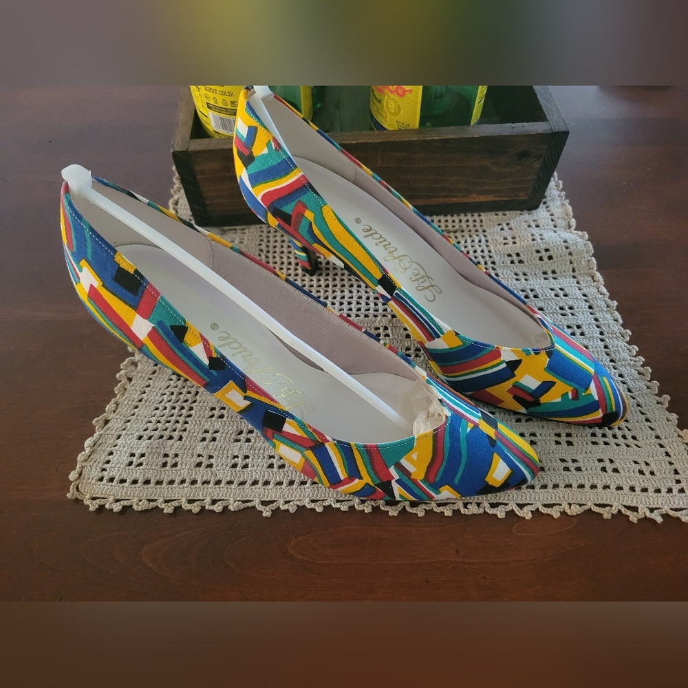 Vintage 80s Life Stride Geometric Print Heels